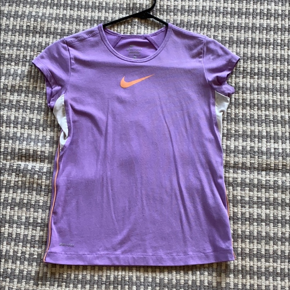 Nike dri-fit top